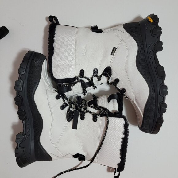 NEW UGG Adirondack Meridian Boots Womens 8 Winter Snow Outdoors Instulated - Picture 3 of 9